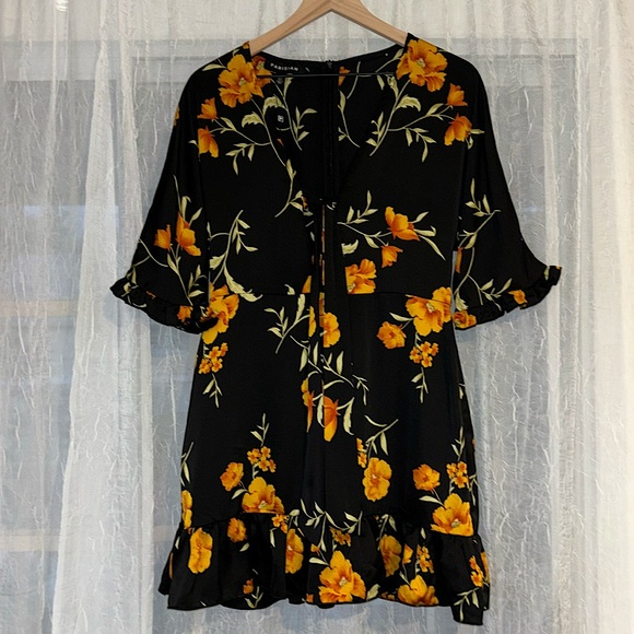 ASOS Dresses & Skirts - Parisian ASOS Black Floral Tie Dress